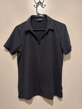 Travis Mathew Men's Black Short-Sleeve Polo Size Large